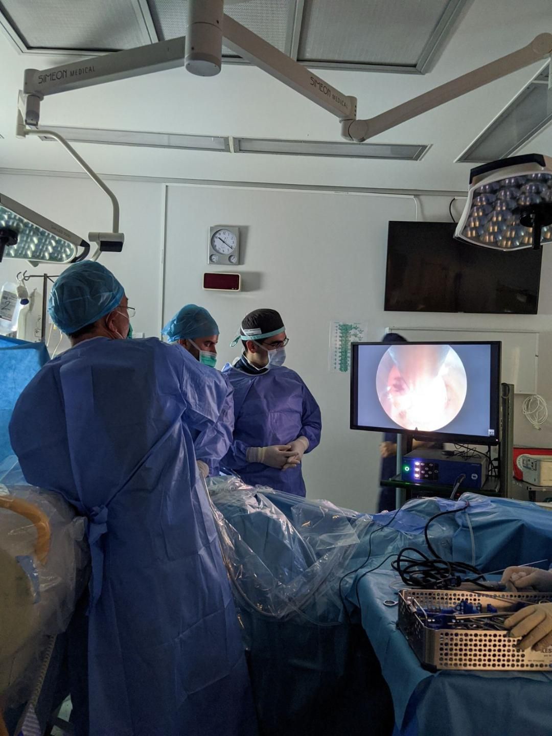 ενδοσκοπική δισκεκτομή.jpg